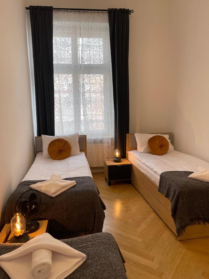 Golden Pearl - Main Square, 100 Sqm, 4 Rooms Krakow Luaran gambar