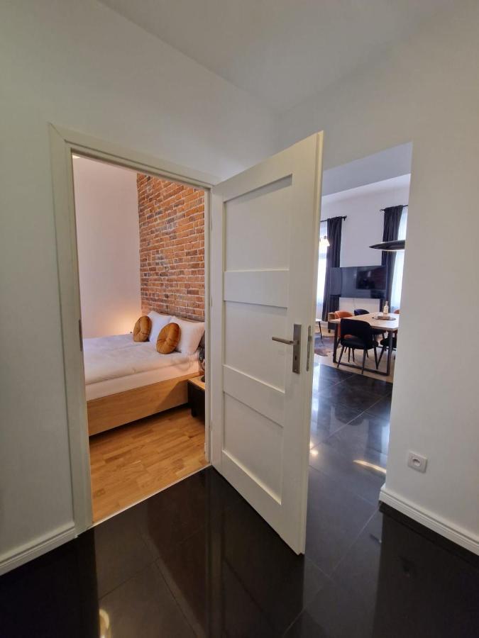 Golden Pearl - Main Square, 100 Sqm, 4 Rooms Krakow Luaran gambar