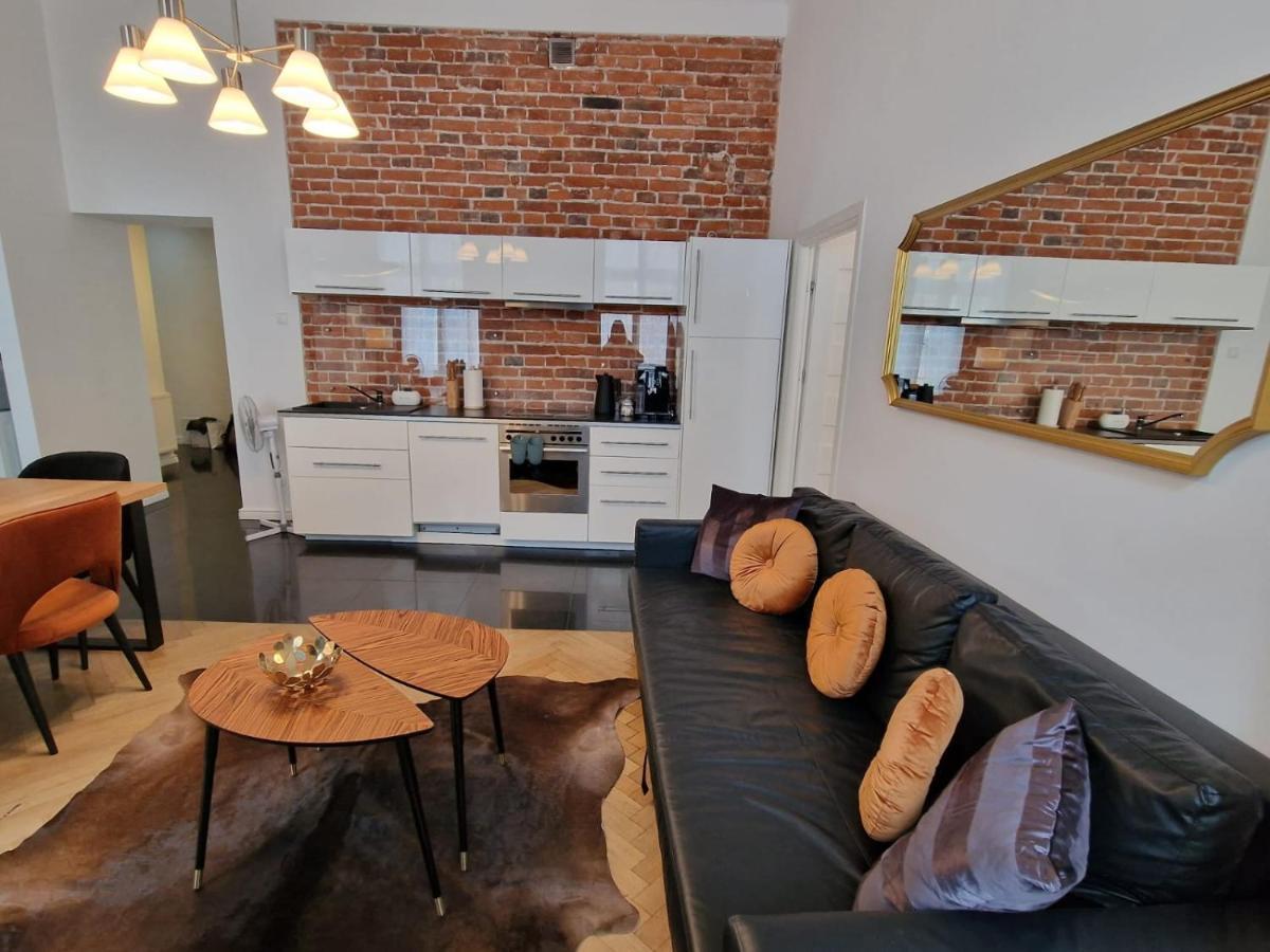 Golden Pearl - Main Square, 100 Sqm, 4 Rooms Krakow Luaran gambar