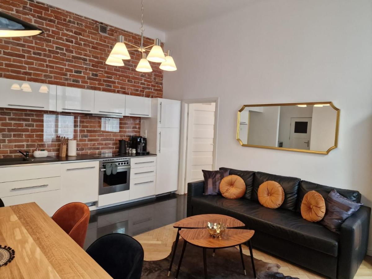 Golden Pearl - Main Square, 100 Sqm, 4 Rooms Krakow Luaran gambar