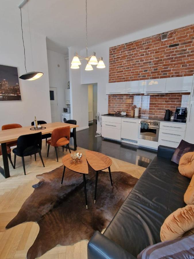 Golden Pearl - Main Square, 100 Sqm, 4 Rooms Krakow Luaran gambar