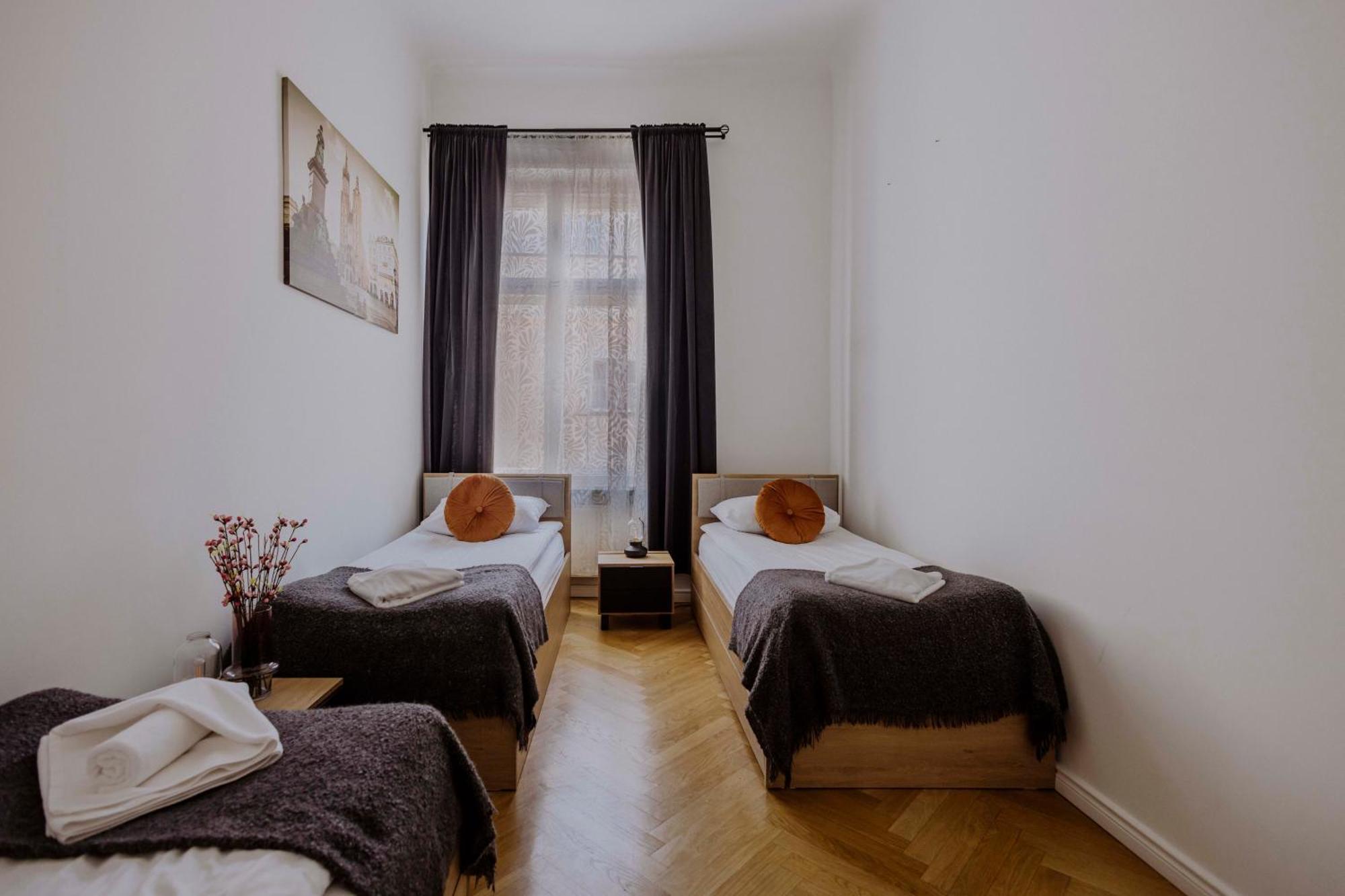Golden Pearl - Main Square, 100 Sqm, 4 Rooms Krakow Luaran gambar