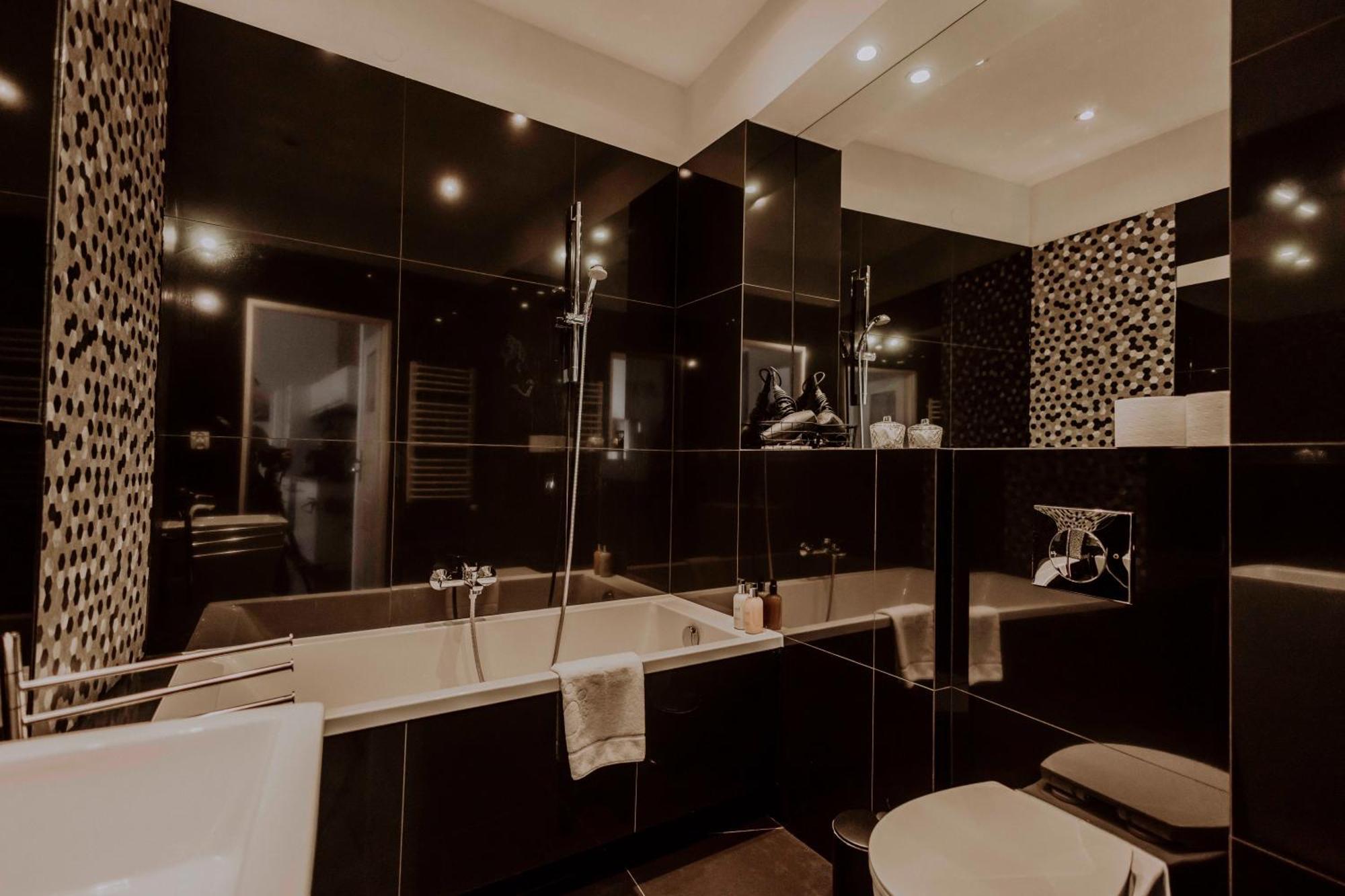 Golden Pearl - Main Square, 100 Sqm, 4 Rooms Krakow Luaran gambar