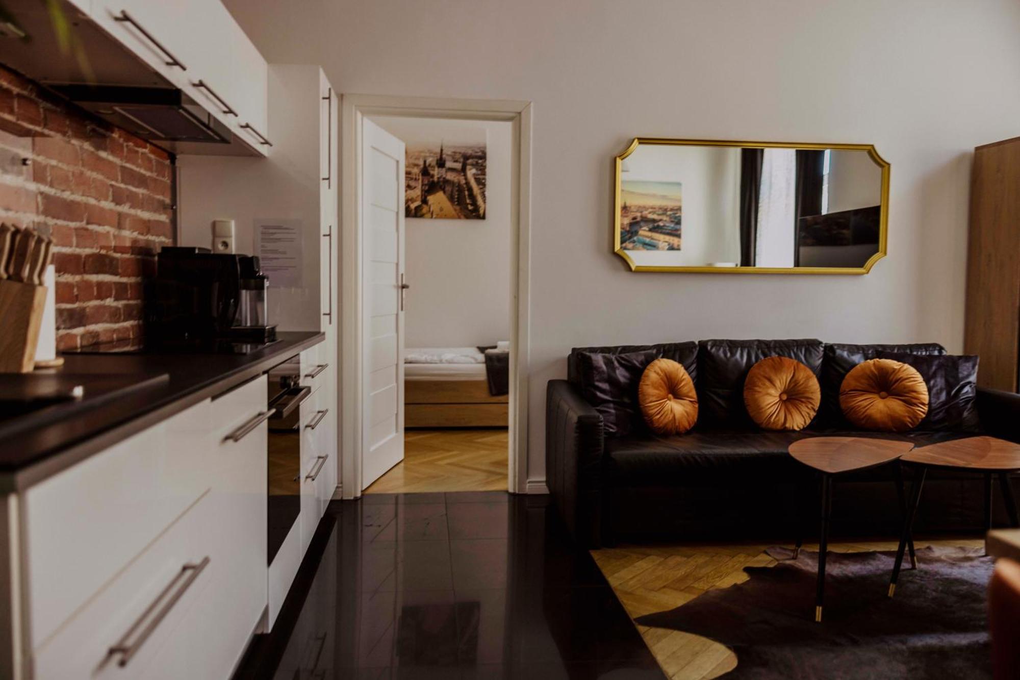 Golden Pearl - Main Square, 100 Sqm, 4 Rooms Krakow Luaran gambar