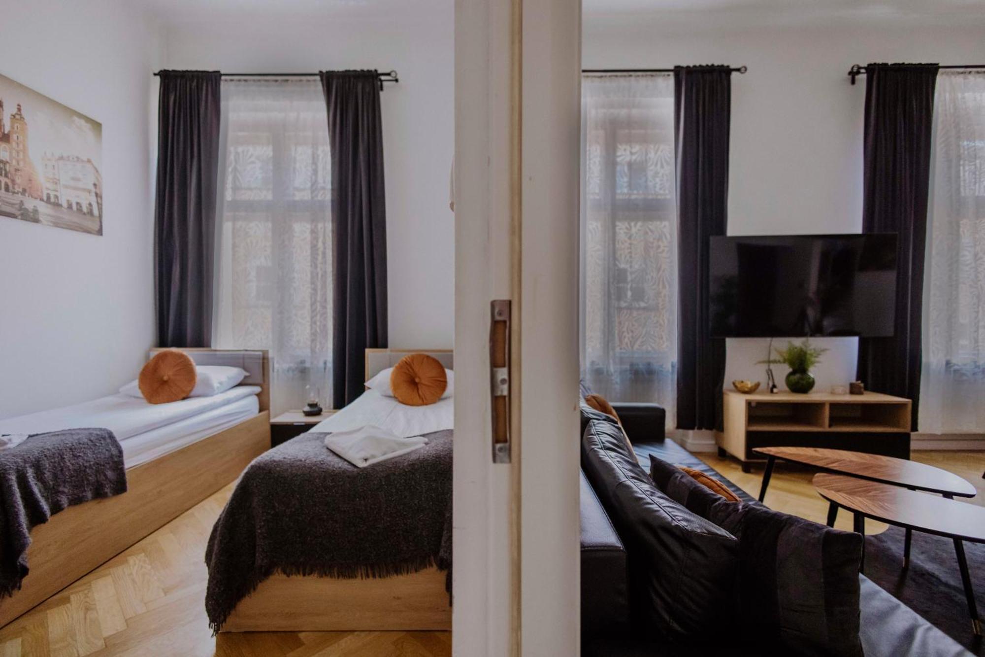 Golden Pearl - Main Square, 100 Sqm, 4 Rooms Krakow Luaran gambar