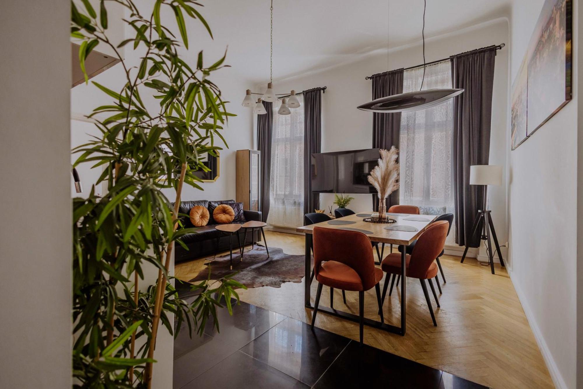 Golden Pearl - Main Square, 100 Sqm, 4 Rooms Krakow Luaran gambar