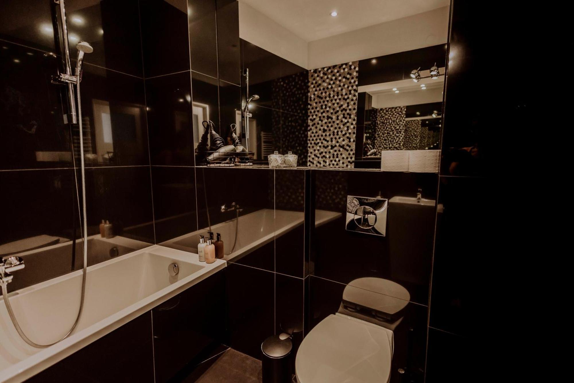 Golden Pearl - Main Square, 100 Sqm, 4 Rooms Krakow Luaran gambar