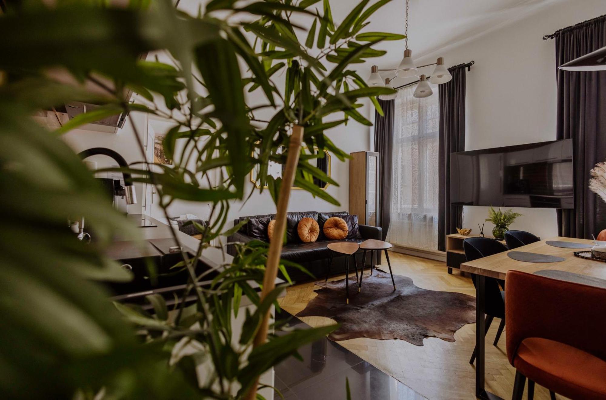 Golden Pearl - Main Square, 100 Sqm, 4 Rooms Krakow Luaran gambar