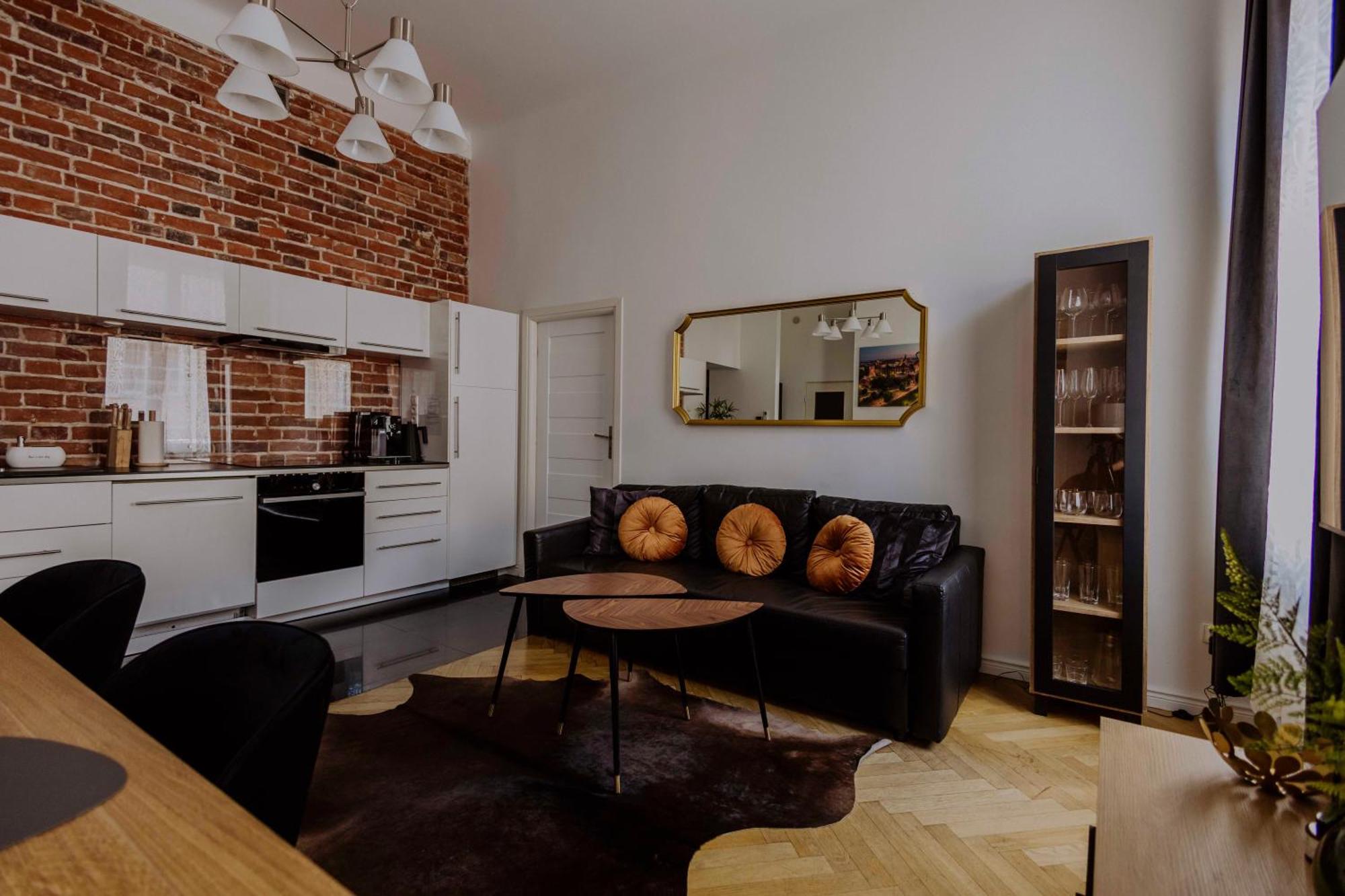 Golden Pearl - Main Square, 100 Sqm, 4 Rooms Krakow Luaran gambar